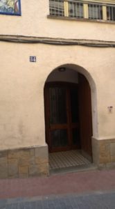 Entrada al convent de les monges Paüles, al carrer de Santa Oliva